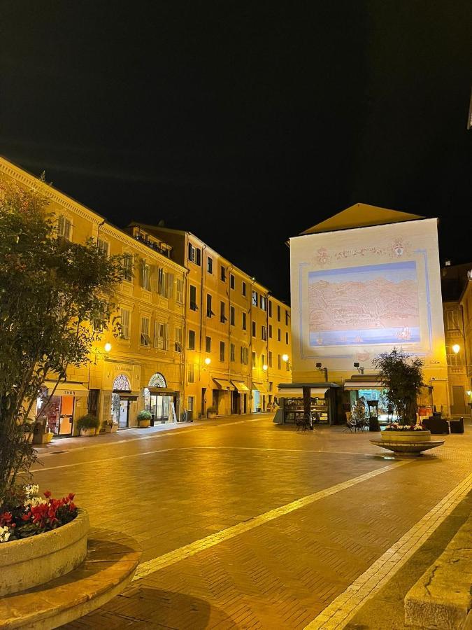 Casa Vacanza A 100 Metri Dal Mare Imperia Exterior photo